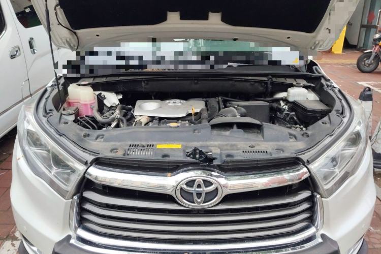 Used Toyota Highlander 2017 2.0T Four-Wheel Drive Luxury Edition 7 Seats Engine Bay