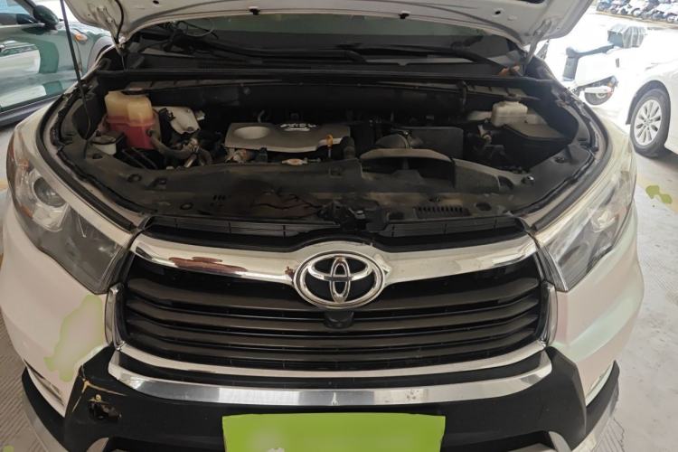 Used Toyota Highlander 2017 2.0T Four-Wheel Drive Luxury Edition 7 Seats Engine Bay