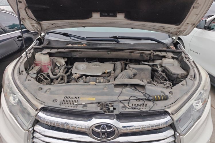 Used Toyota Highlander 2017 2.0T Two-Wheel Drive Luxury Edition 7 Seats Engine Bay