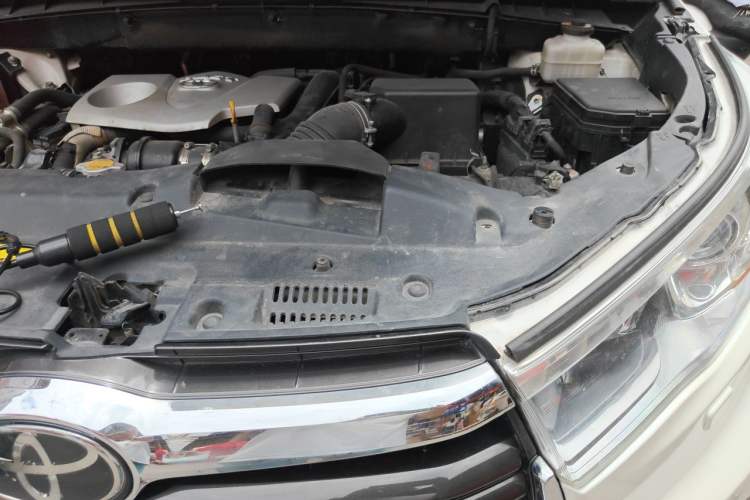 Used Toyota Highlander 2017 2.0T Four-Wheel Drive Ultimate Edition 7 Seats Engine Bay Left