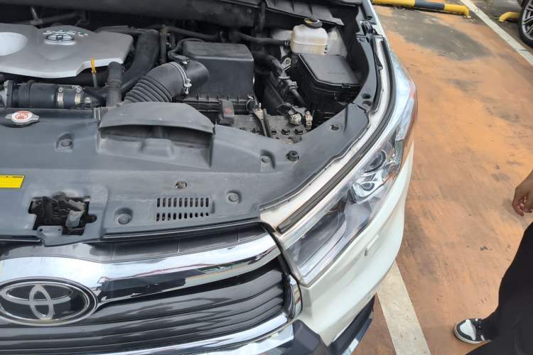 Used Toyota Highlander 2017 2.0T Four-Wheel Drive Ultimate Edition 7 Seats Engine Bay Left