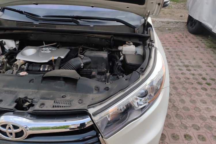 Used Toyota Highlander 2017 2.0T Four-Wheel Drive Luxury Edition 7 Seats Engine Bay Left