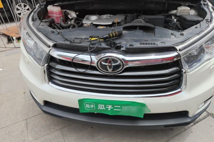 Used Toyota Highlander 2017 2.0T Four-Wheel Drive Ultimate Edition 7 Seats Engine Bay