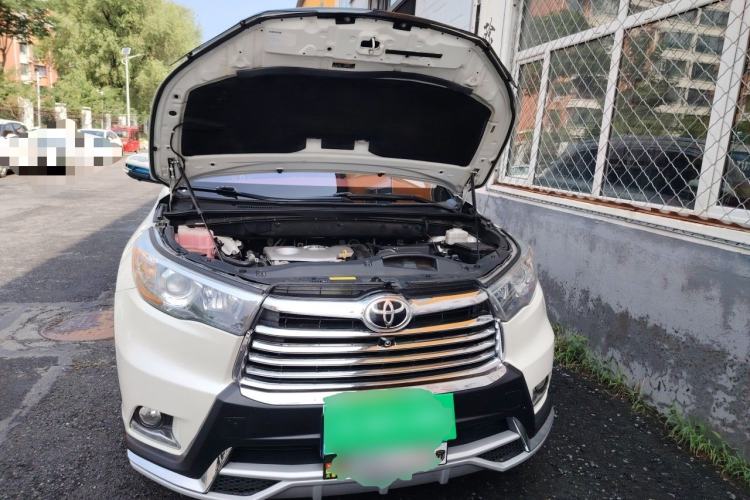 Used Toyota Highlander 2017 2.0T Four-Wheel Drive Luxury Edition 7 Seats Engine Bay