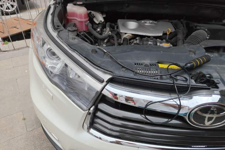 Used Toyota Highlander 2017 2.0T Four-Wheel Drive Ultimate Edition 7 Seats Engine Bay Right