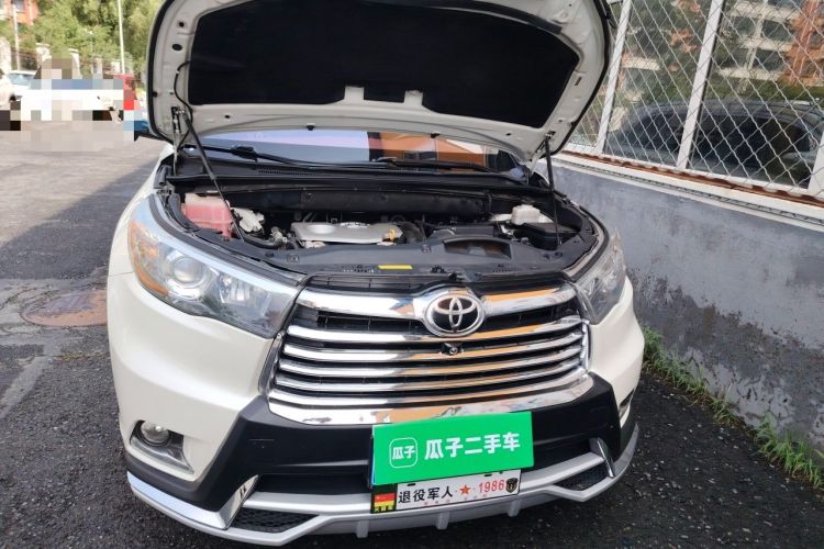 Used Toyota Highlander 2017 2.0T Four-Wheel Drive Luxury Edition 7 Seats Engine Bay Right