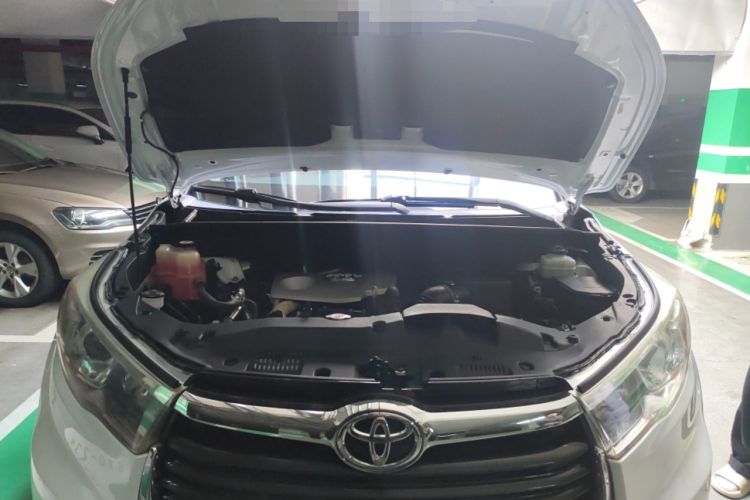 Used Toyota Highlander 2017 2.0T Four-Wheel Drive Luxury Navigation Version 7 Seats Engine Bay
