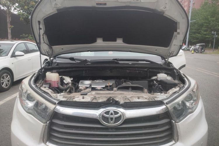 Used Toyota Highlander 2017 2.0T Four-Wheel Drive Luxury Edition 7 Seats Engine Bay