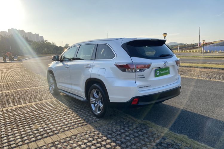 Used Toyota Highlander 2017 2.0T Two-Wheel Drive Luxury Edition 7 Seats Exterior 2
