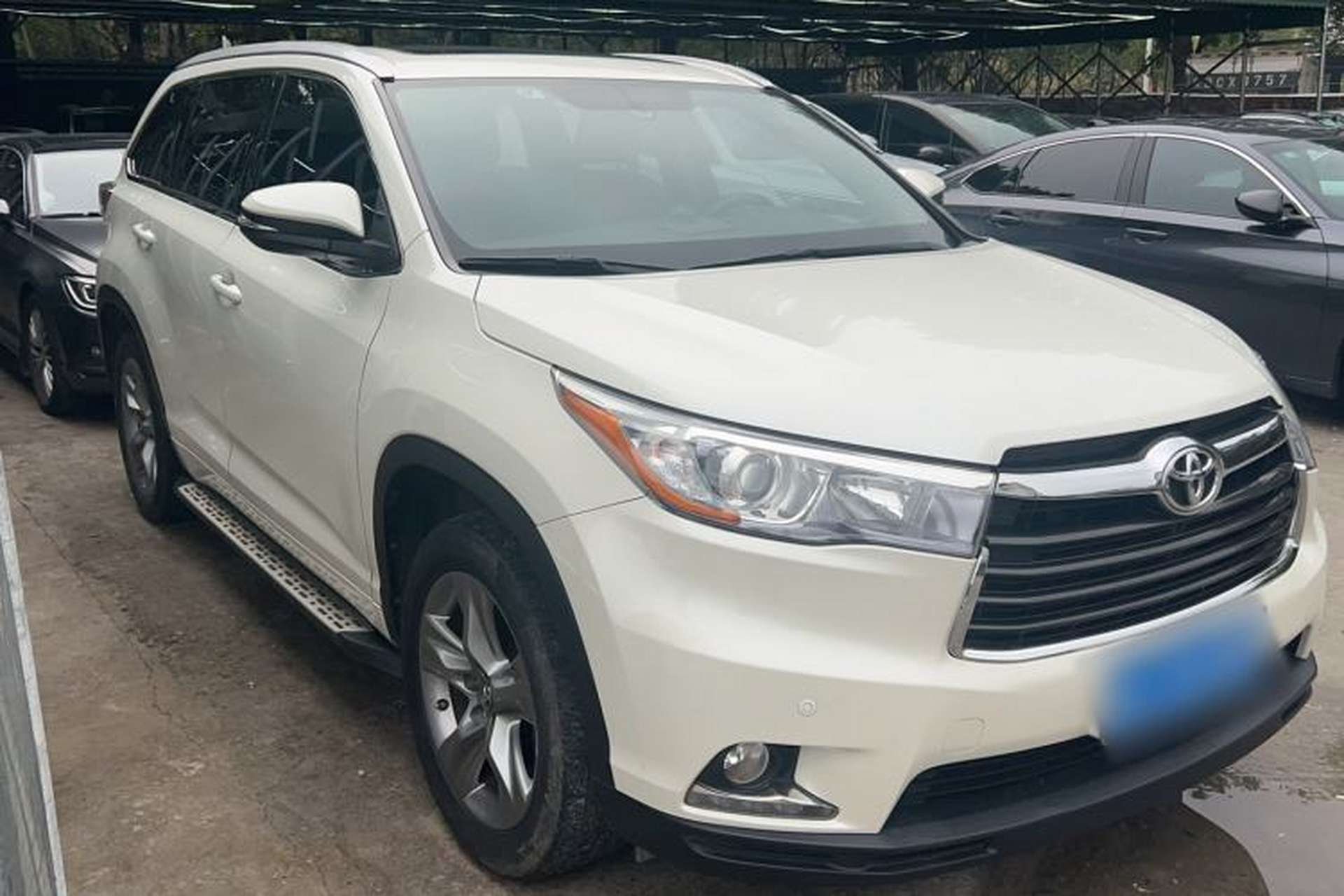 Used Toyota Highlander 2017 2.0T Two-Wheel Drive Luxury Edition 7 Seats Exterior 3
