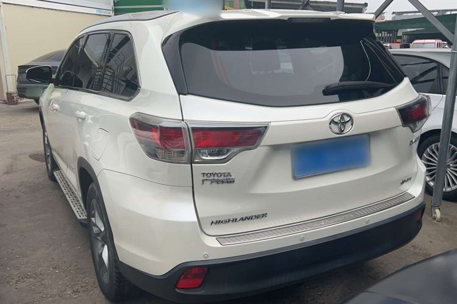 Used Toyota Highlander 2017 2.0T Two-Wheel Drive Luxury Edition 7 Seats Exterior 5