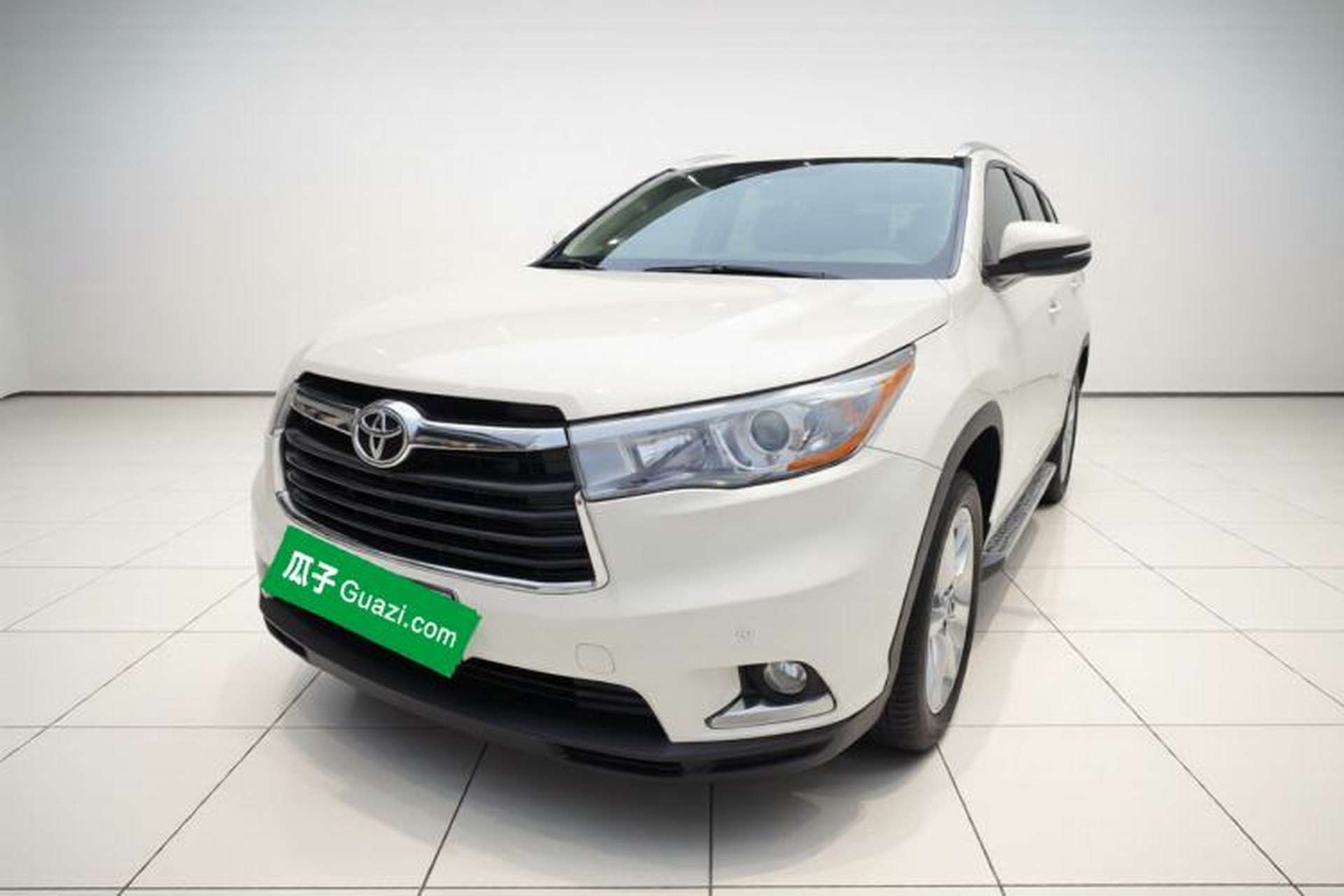 Used Toyota Highlander 2017 2.0T Two-Wheel Drive Luxury Edition 7 Seats Front Left 45 Deg
