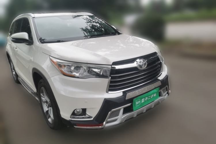 Used Toyota Highlander 2017 2.0T Four-Wheel Drive Luxury Edition 7 Seats Front Right 45 Deg