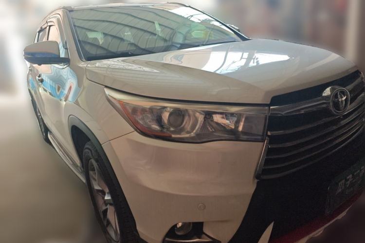 Used Toyota Highlander 2017 2.0T Four-Wheel Drive Luxury Edition 7 Seats Front Right 45 Deg