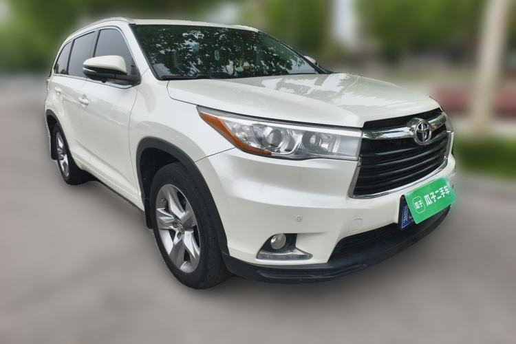 Used Toyota Highlander 2017 2.0T Four-Wheel Drive Luxury Edition 7 Seats Front Right 45 Deg