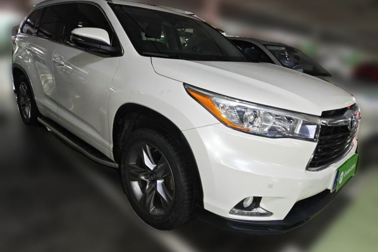 Used Toyota Highlander 2017 2.0T Four-Wheel Drive Luxury Edition 7 Seats Front Right 45 Deg