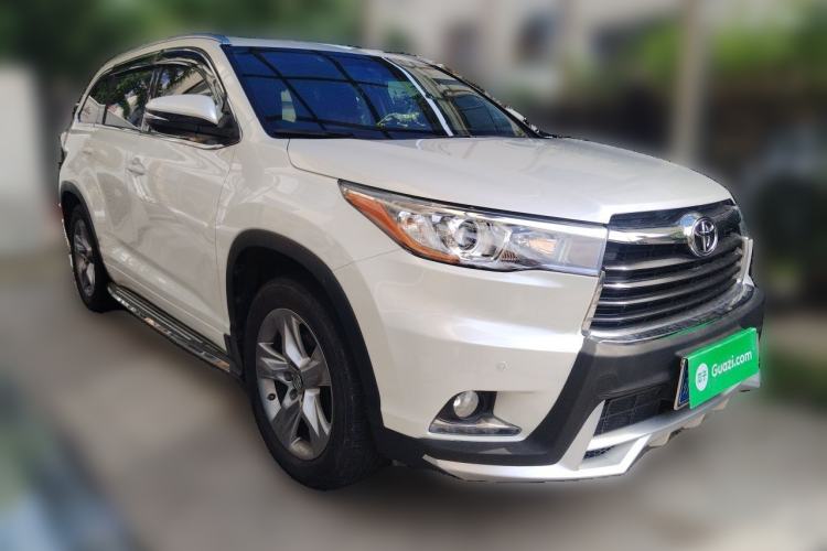 Used Toyota Highlander 2017 2.0T Two-Wheel Drive Luxury Edition 7 Seats Front Right 45 Deg