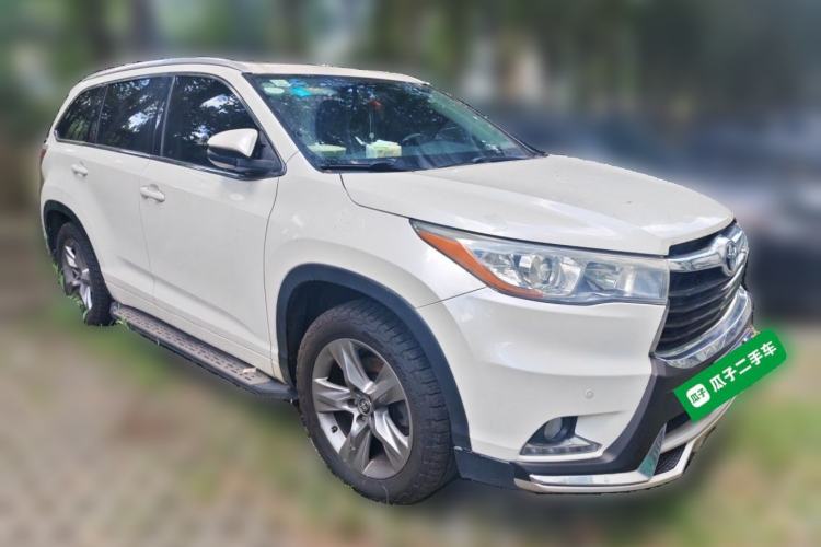 Used Toyota Highlander 2017 2.0T Four-Wheel Drive Luxury Edition 7 Seats Front Right 45 Deg