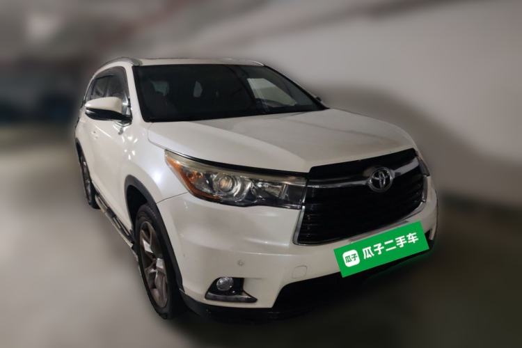Used Toyota Highlander 2017 2.0T Two-Wheel Drive Luxury Edition 7 Seats Front Right 45 Deg