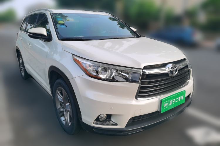 Used Toyota Highlander 2017 2.0T Four-Wheel Drive Luxury Edition 7 Seats Front Right 45 Deg