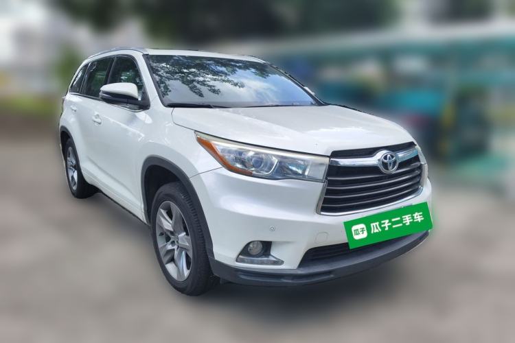 Used Toyota Highlander 2017 2.0T Two-Wheel Drive Luxury Edition 7 Seats Front Right 45 Deg