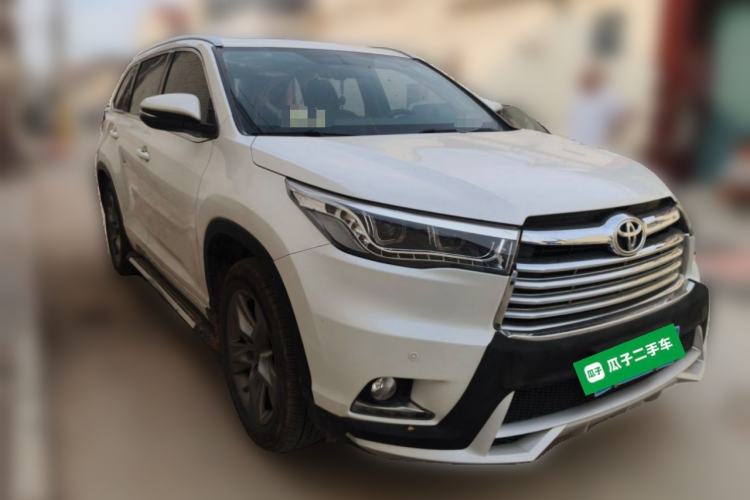 Used Toyota Highlander 2017 2.0T Four-Wheel Drive Luxury Edition 7 Seats Front Right 45 Deg
