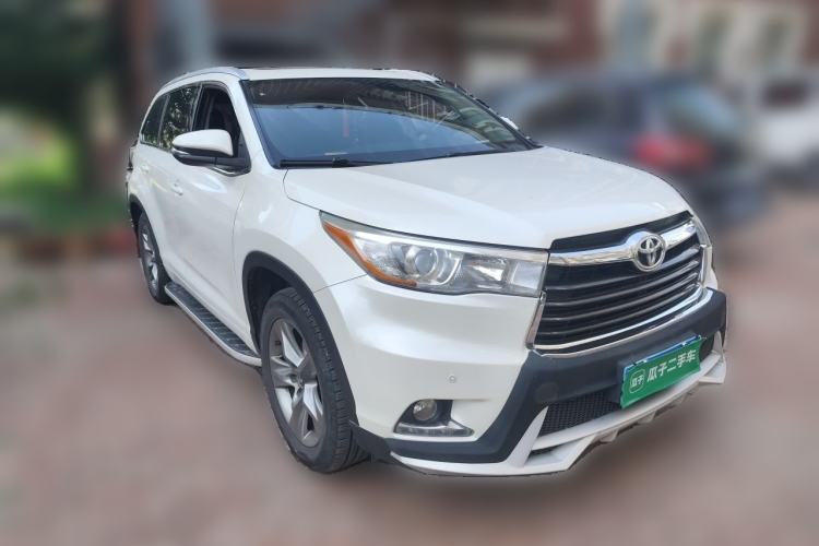 Used Toyota Highlander 2017 2.0T Four-Wheel Drive Luxury Edition 7 Seats Front Right 45 Deg