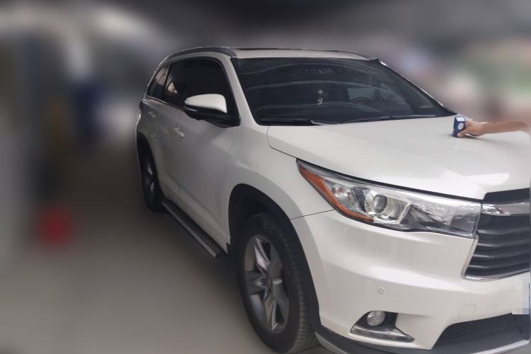 Used Toyota Highlander 2017 2.0T Four-Wheel Drive Luxury Edition 7 Seats Front Right 45 Deg