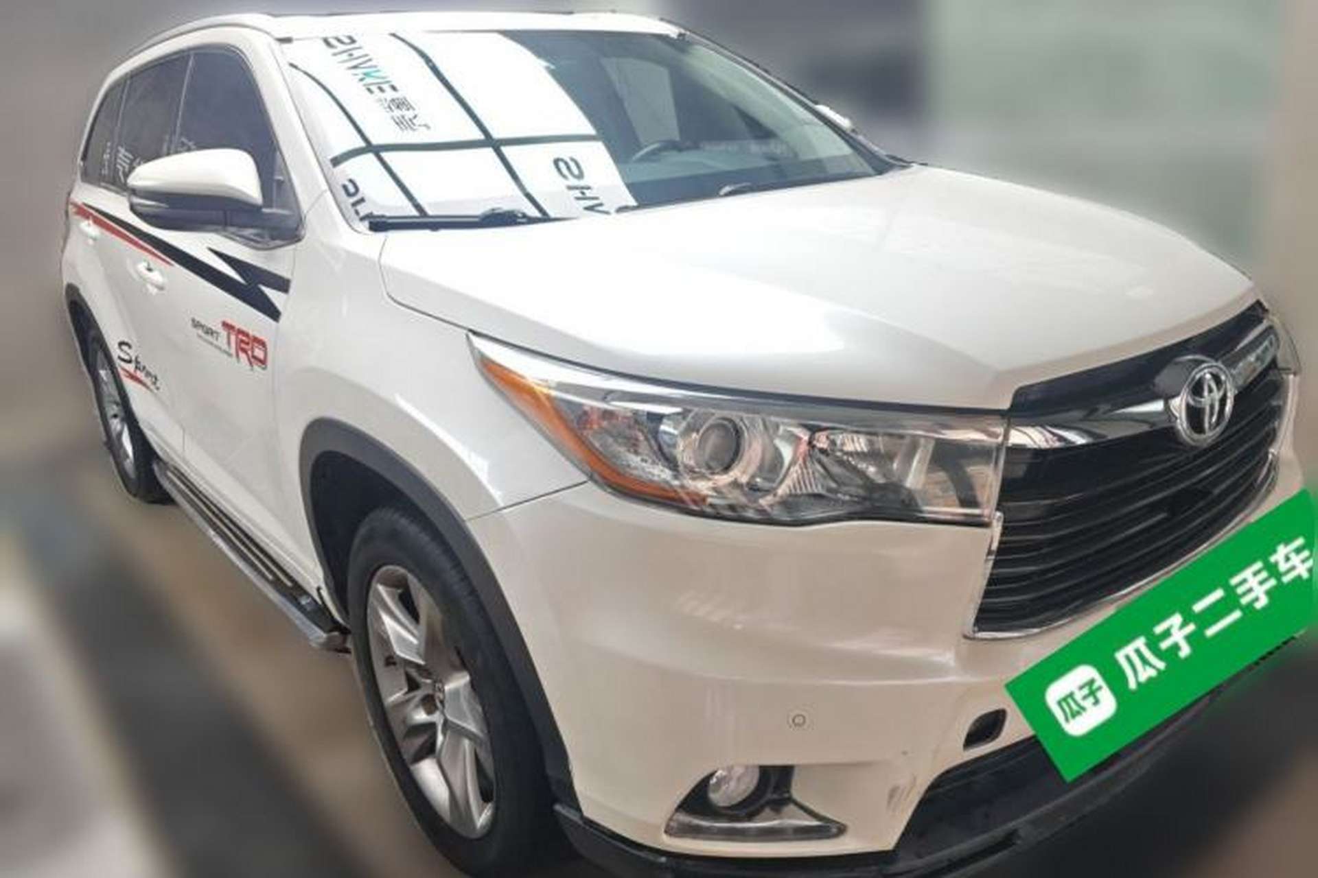 Used Toyota Highlander 2017 2.0T Two-Wheel Drive Luxury Edition 7 Seats Front Right 45 Deg