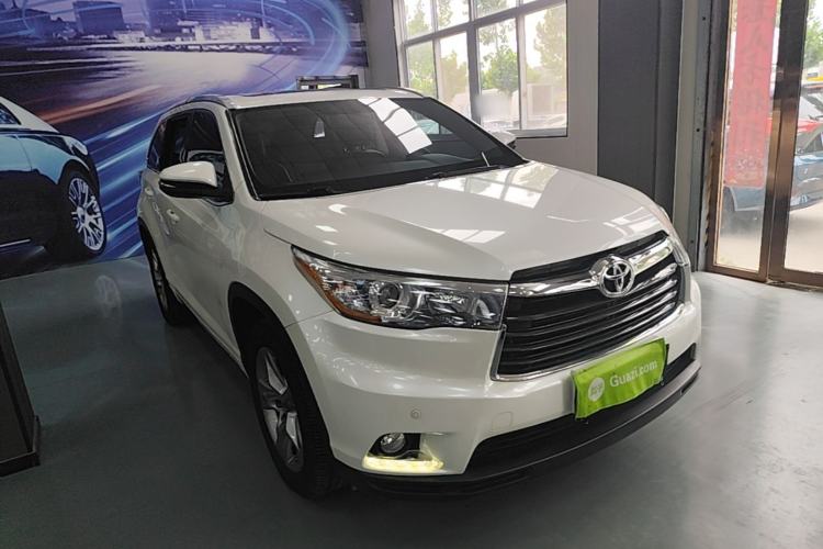 Used Toyota Highlander 2017 2.0T Four-Wheel Drive Luxury Edition 7 Seats Front Right 45 Deg