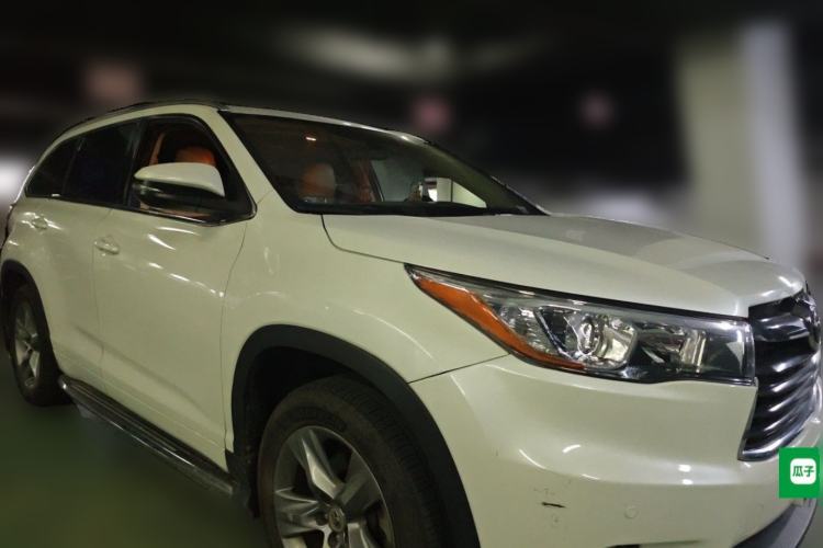 Used Toyota Highlander 2017 2.0T Four-Wheel Drive Luxury Edition 7 Seats Front Right 45 Deg