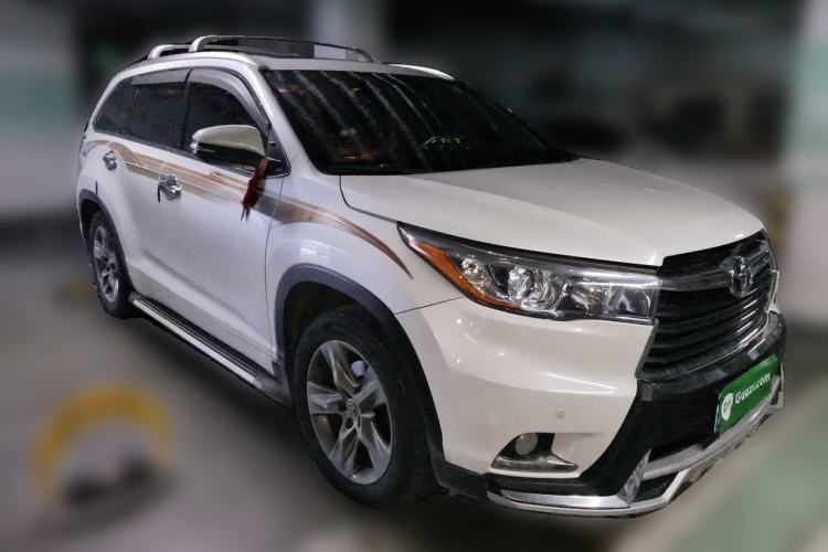 Used Toyota Highlander 2017 2.0T Four-Wheel Drive Luxury Edition 7 Seats Front Right 45 Deg