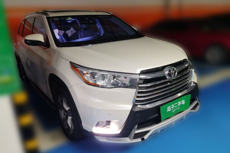 Used Toyota Highlander 2017 2.0T Four-Wheel Drive Luxury Edition 7 Seats Front Right 45 Deg