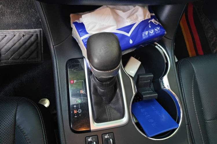 Used Toyota Highlander 2017 2.0T Four-Wheel Drive Luxury Edition 7 Seats Gear Lever