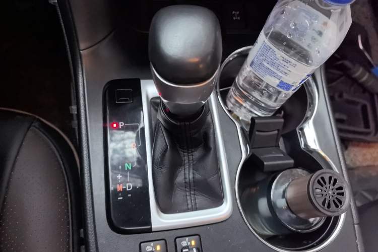 Used Toyota Highlander 2017 2.0T Four-Wheel Drive Luxury Edition 7 Seats Gear Lever