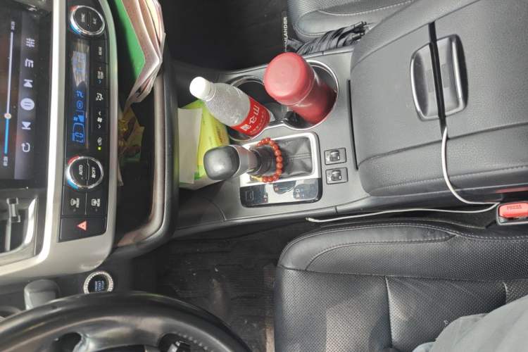 Used Toyota Highlander 2017 2.0T Four-Wheel Drive Luxury Edition 7 Seats Gear Lever