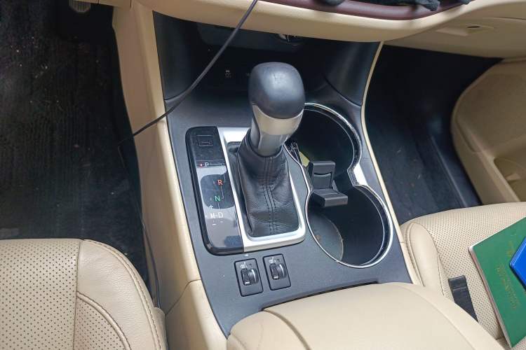 Used Toyota Highlander 2017 2.0T Four-Wheel Drive Luxury Edition 7 Seats Gear Lever