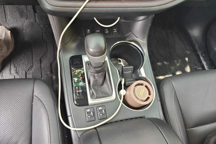 Used Toyota Highlander 2017 2.0T Four-Wheel Drive Luxury Edition 7 Seats Gear Lever