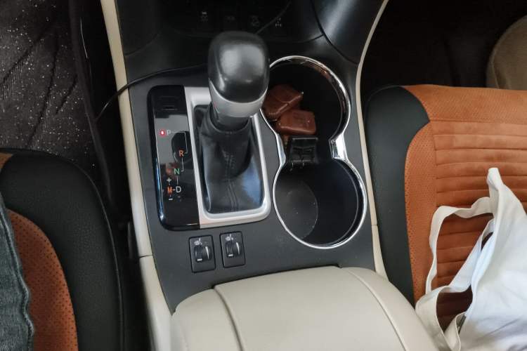 Used Toyota Highlander 2017 2.0T Four-Wheel Drive Luxury Edition 7 Seats Gear Lever