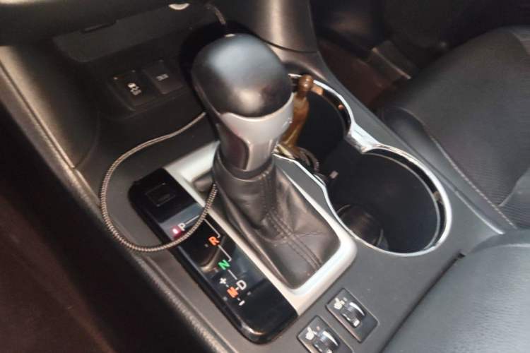 Used Toyota Highlander 2017 2.0T Four-Wheel Drive Luxury Edition 7 Seats Gear Lever