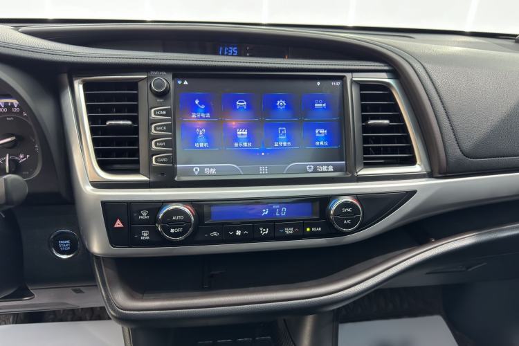 Used Toyota Highlander 2017 2.0T Four-Wheel Drive Luxury Edition 7 Seats Interior 2