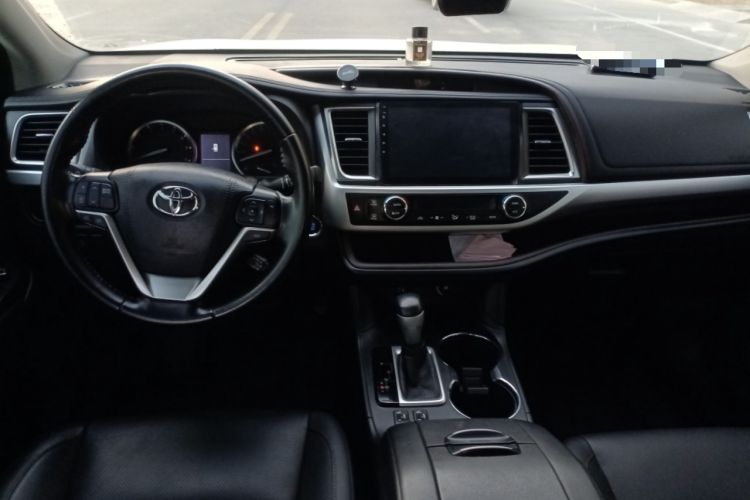 Used Toyota Highlander 2017 2.0T Four-Wheel Drive Luxury Edition 7 Seats Interior 2