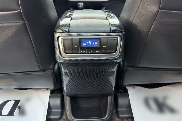 Used Toyota Highlander 2017 2.0T Four-Wheel Drive Luxury Edition 7 Seats Interior 3