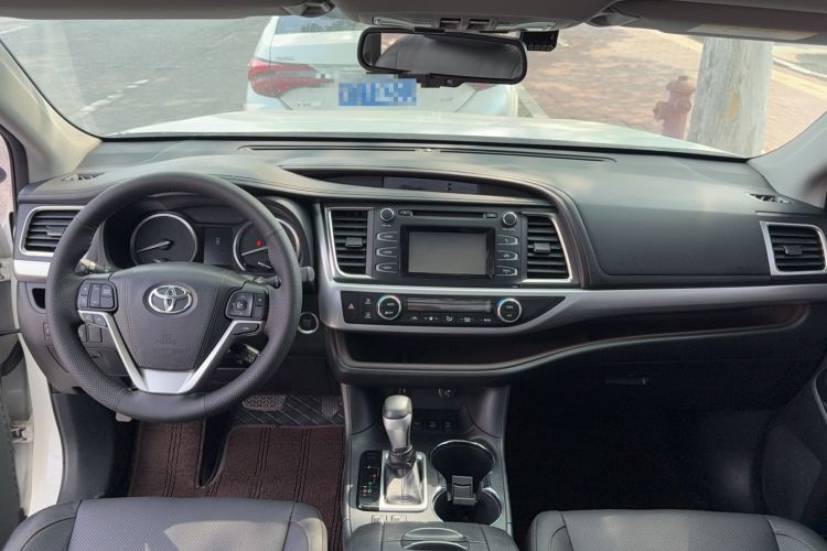 Used Toyota Highlander 2017 2.0T Four-Wheel Drive Luxury Edition 7 Seats Interior 4