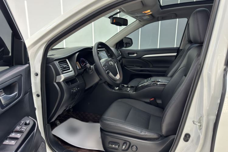 Used Toyota Highlander 2017 2.0T Four-Wheel Drive Luxury Edition 7 Seats Interior 5