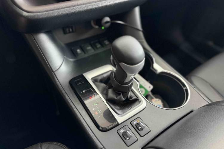 Used Toyota Highlander 2017 2.0T Four-Wheel Drive Luxury Edition 7 Seats Interior 5