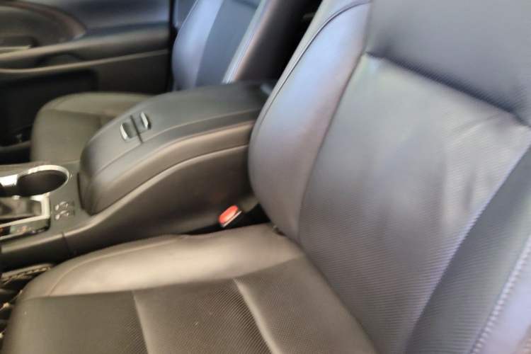 Used Toyota Highlander 2017 2.0T Four-Wheel Drive Luxury Edition 7 Seats Left Front Seat