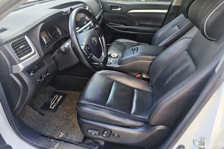 Used Toyota Highlander 2017 2.0T Four-Wheel Drive Luxury Edition 7 Seats Left Front Seat
