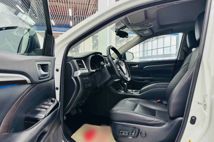 Used Toyota Highlander 2017 2.0T Four-Wheel Drive Ultimate Edition 7 Seats Left Front Seat
