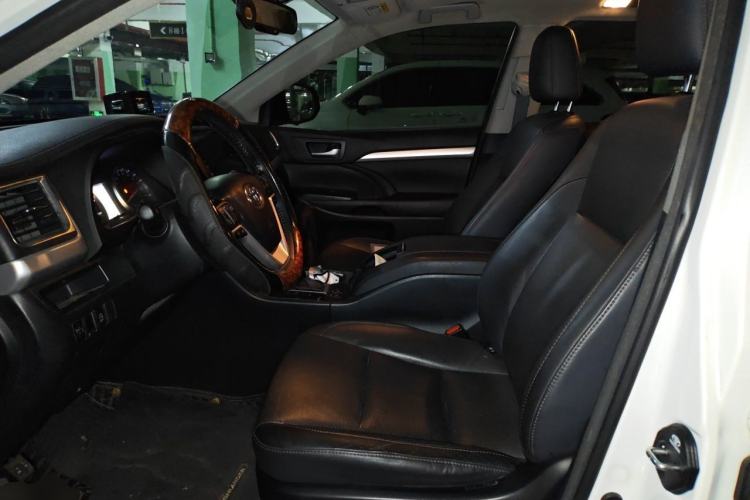 Used Toyota Highlander 2017 2.0T Four-Wheel Drive Luxury Edition 7 Seats Left Front Seat